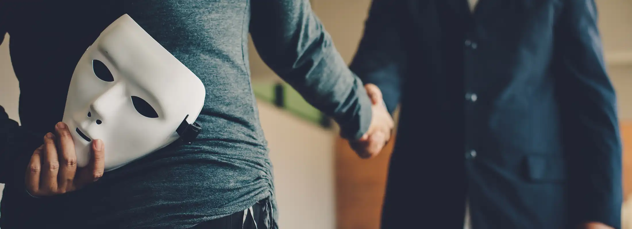 외국인이라 힘들었는데, YK 조력으로 투자사기 가해자들 기소됐어요