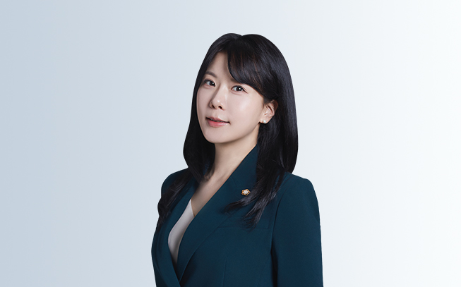 아동학대 오해로 무너지는 교직생활···"직위해제 막고 교권 지키는 법적 대응 전략은"